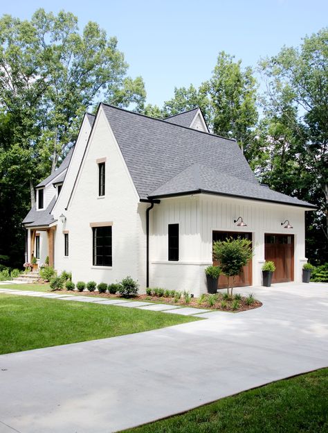 White Brick House Exterior, Brick And Siding Exterior, Plank And Pillow, Brick Farmhouse, White Siding, Brick Ranch, Brick Exterior House, Modern Farmhouse Exterior, Plant Tree