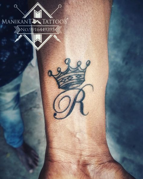 King crown R Tattoo R Crown Tattoo, R Tattoo Designs, King Of Hearts Tattoo, Letter R Tattoo, Small Crown Tattoo, Garter Tattoo, Hearts Tattoo, Ankle Bracelet Tattoo, Small Crown