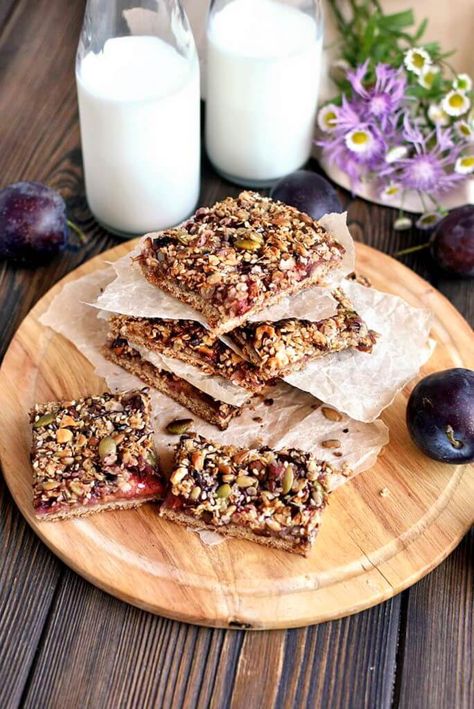 Healthy Vegan Plum Slice Recipe - Cook.me Recipes Plum Recipes Healthy Breakfast, Paleo Plum Recipes, Vegan Plum Recipes, Plum Bars Recipe, Plum Slice, Plum Recipes Healthy, Oat Bars Healthy, Plum Dessert, Plum Recipes