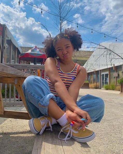 Zuri Ross, Long Natural Curly Hair, Looks Hippie, Earthy Outfits, Black Femininity, Quirky Fashion, Penteado Cabelo Curto, Indie Outfits, Really Cute Outfits