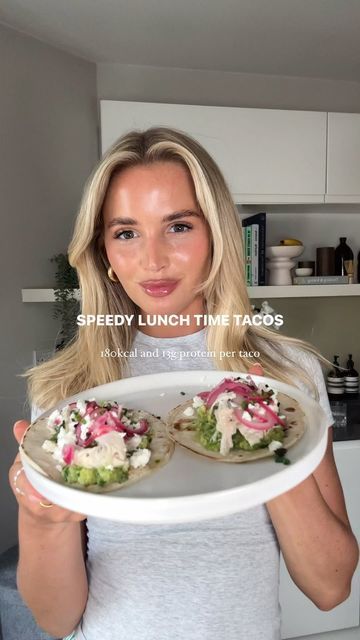 Honey Soy Salmon, Soy Salmon, Emily English, Salmon Bowl, Honey Soy, Spring Onion, Instagram Food, Lunch Time, Diy Food Recipes