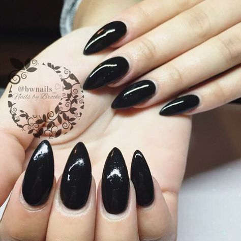 long black almond nails ♡ Short Pointy Black Nails, Short Claw Nails Black, Dark Pointy Nails, Short Gothic Almond Nails, Black Stiletto Nails Short, Black Short Stiletto Nails, Short Black Stiletto Nails, Short Stelito Nails, Pointy Black Nails