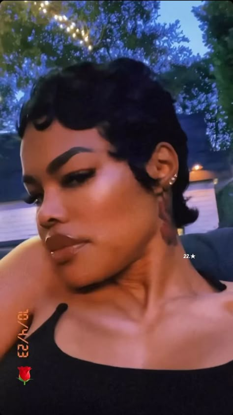 Finger Waves Short Hair, Short Hair Images, Natural Hair Short Cuts, Short Hair Pixie Cuts, Teyana Taylor, Short Sassy Hair, Sassy Hair, Slick Hairstyles, Sleek Ponytail