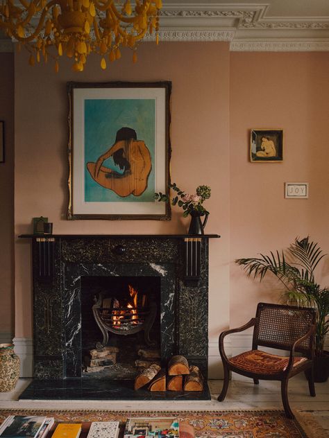 A Home With A History: Clarence & Graves Victorian Townhouse Pink And White Bathroom, Cozy Reading Room, Pink Headboard, Victorian Terrace House, Perfect Ten, Green Windows, English Interior, Victorian Townhouse, Basement Kitchen