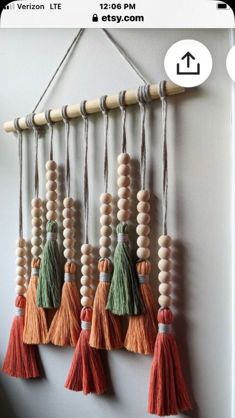 Simple Room Decoration, Beaded Wall Hanging, Rainbow Macrame Wall Hangings, Tassels Tutorials, Wall Hanging Living Room, Macrame Wall Hanger, Boho Macrame Wall Hanging, T Craft, Rainbow Macrame