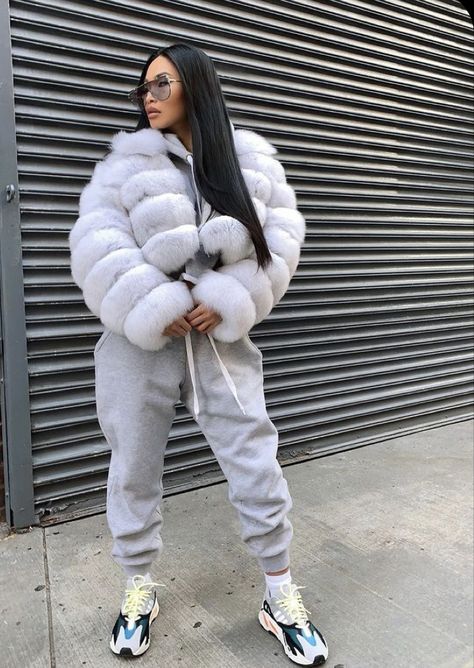 Cold Weather Outfits Baddie, Winter Outfits For Ladies, Outfit In Winter, Street Fashion Outfits, New York Winter Outfit, Fashion Outfits Winter, Casual Street Fashion, Streetwear Outfit Ideas, New York Outfits