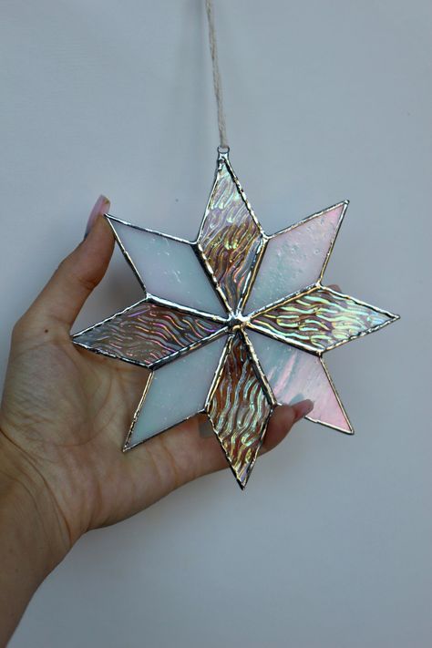 Stained Glass Moravian Star, Simple Stained Glass Ornaments, Snowflake Stained Glass Patterns, Stained Glass Snowflakes, Stained Glass Ornaments Christmas, Christmas Stained Glass Ideas, Stained Glass Christmas Ornaments, Christmas Stained Glass, Stained Glass Star