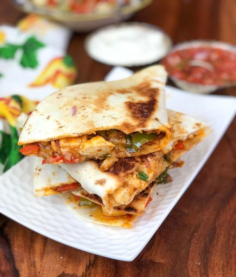 Paneer Tortilla Wrap, Quesadilla Maker Recipes, Honey Sauce Recipe, Corn Tortilla Recipes, Tandoori Paneer, Chilli Paneer, Tikka Recipe, Recipes With Flour Tortillas, Homemade Corn Tortillas