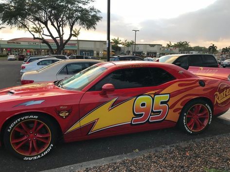 Lightning Mcqueen Aesthetic, Cute Lightning Mcqueen, Couple Cars, Lightning Mcqueen Videos, Lightning Mcqueen Car, Mc Queen Cars, Mcqueen Car, Car Movie, Cars 3 Lightning Mcqueen