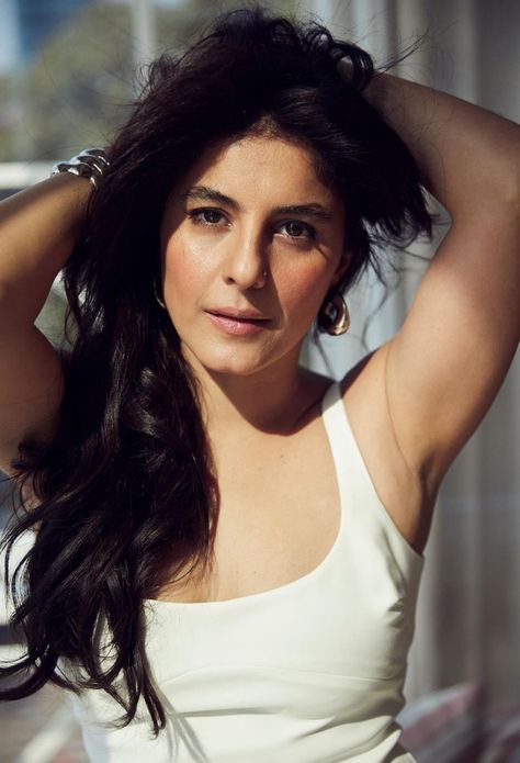 Isha Talwar, Elisha Cuthbert, Bollywood Actress, Wedding Planner, Actresses, Celebrities, How To Wear, Beauty