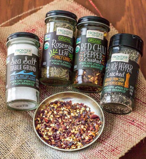 Pepper Packaging, Herb Packaging, Herbs Packaging, Chili Board, Seasoning Packaging, Spice Business, Spices Jar, House Seasoning, Spices Photography