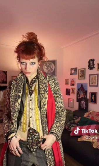 Maximalist Winter Outfits, Unique Style Outfits Weird, New Wave Fashion 80s, Goblin Oc, Maximalism Fashion, Maximalist Outfit, Maximalist Outfits, Ugly Fashion, Gender Fluid Fashion