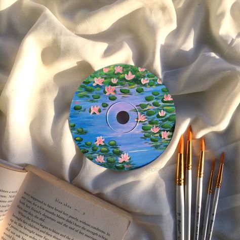 Cd Design Ideas Cd Art, Clear Cd Painting Ideas, Cd Case Art, Circle Painting Ideas, Cd Art Ideas, Cd Drawing, Painting On Cd, Cds Art, Cd Painting Ideas