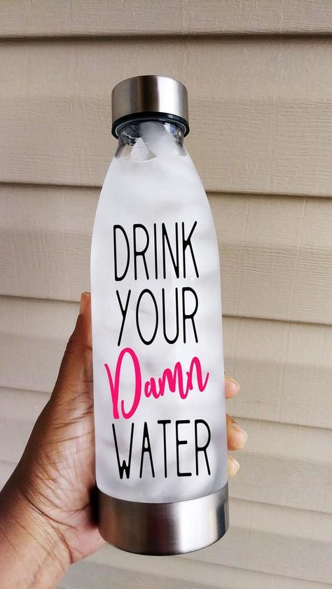 Customised Water Bottles, Clear Water Bottle, Bottle Drink, Diy Water Bottle, Water Tracker, Bottle Ideas, Cricut Tips, Custom Water Bottle, Water Bottle Decal