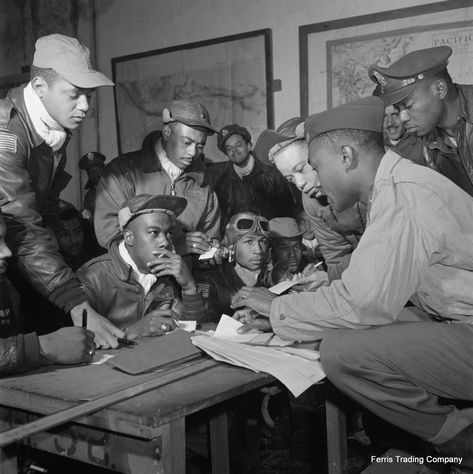 Tuskegee Airmen, Black Figure, Retro Images, Image Archive, Poster Size Prints, Black White Photography, Historical Facts, African American Art, African American History