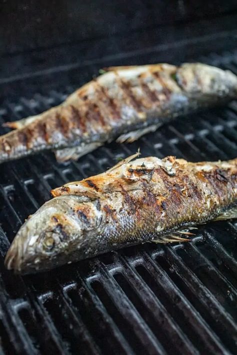 Grilling a whole fish can seem intimidating but it's actually a fast and easy way to make a healthy meal. Learn how to do it right! macheesmo.com #fish #grilling Stuffed Trout, Gluten Free Grilling, Simple Spinach Salad, Grilled Trout, High Fiber Low Carb, Grilled Fish Recipes, Whole Fish, Clean Grill, Low Carb Paleo