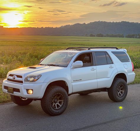 Off Road 4runner, Modded 4runner, 4runner Build, 2006 4runner, Lifted 4runner, Four Runner Toyota Lifted, Lunar Rock 4runner Trd Off Road, 4th Gen 4runner, Toyota 4runner Trd Off Road Premium