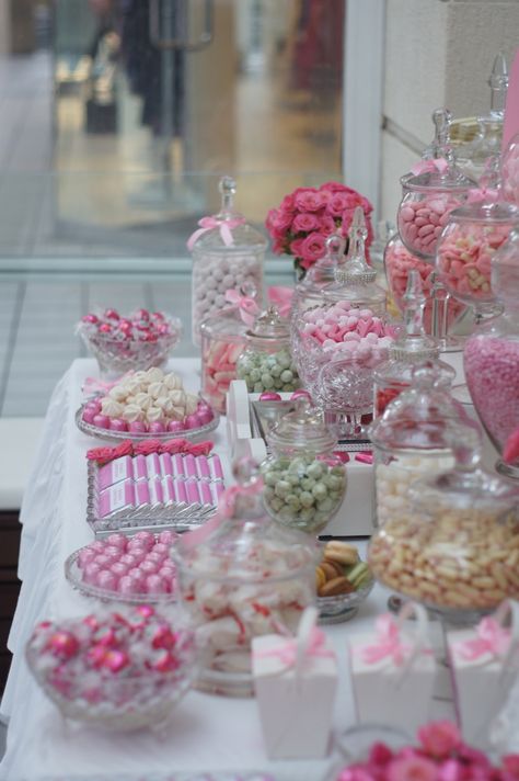 Candy~Pink & white candy buffet table Green Candy Buffet, White Candy Buffet, Pink Candy Buffet, Buffet Dessert, Sweet Buffet, Lolly Buffet, Bar A Bonbon, Candy Buffet Wedding, Candy Buffet Tables