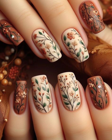 Embrace the outdoors with rustic tiny flowers and vines! This delicate nail art adds a touch of whimsy to your fingertips. Vintage Flower Nails, Outdoor Nail Designs, Acotar Dresses, Boho Summer Nails, Woodland Nails, Wild Flower Nails, Acotar Nails, Nail Flower Designs, Forest Nail Art