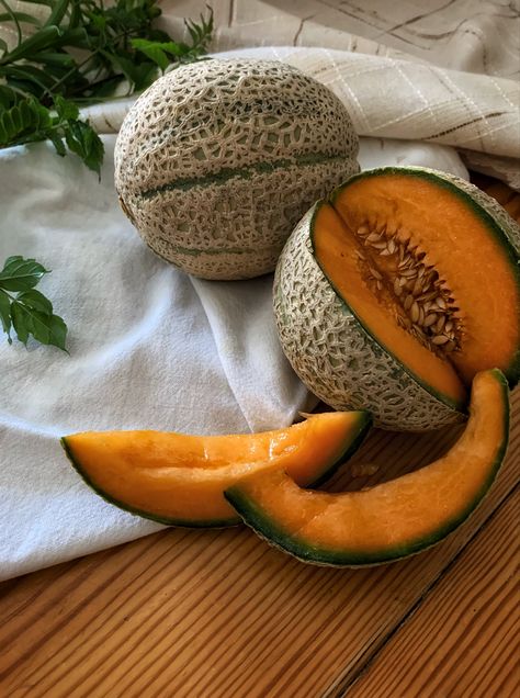 Buah Melon Aesthetic, Cantaloupe Aesthetic, Veggie Photography, Melon Aesthetic, Terrazzo Soap, Monster Flavors, May Aesthetic, Fruit Lunch, Aperol Spritz