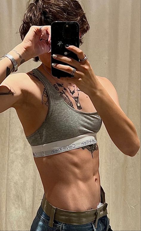 Masculine Women Body, Tatted Masc Women, Slim Muscular Woman, Tomboy Gf, Women Muscles, Masculine Women, Mattie Westbrouck, Masc Fem, Narrow Hips