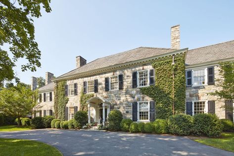 Tour a Connecticut Estate Designed by Ashley Whittaker 2021 Ashley Whittaker, Connecticut House, Climbing Ivy, Neoclassical House, Veranda Magazine, Venetian Plaster Walls, Georgian Mansion, Boxwood Balls, Long Living Room