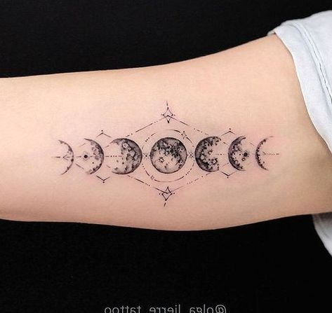 Magical Moon Tattoo Designs You Don Moon Cycle Tattoo, Moon Phases Tattoo, Magical Moon, Octopus Tattoos, Female Tattoos, Kunst Tattoos, Muster Tattoos, Moon Tattoo Designs, Cat Tattoos