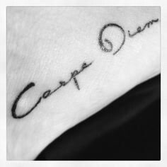 Carpe diem Latin Tattoo, Faith Hope Love Tattoo, Phrase Tattoos, Small Tattoos With Meaning, Tattoos Gallery, Rib Tattoo, Great Tattoos, Trendy Quotes, Dope Tattoos