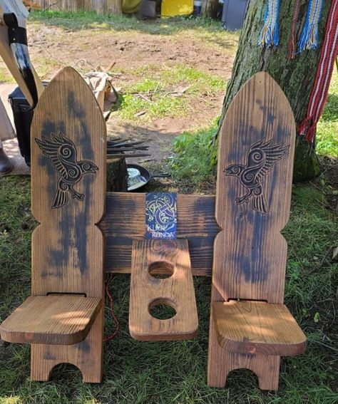 Viking Furniture Diy, Medieval Chair, Viking Chair, Viking Camp, Casa Hobbit, Kids Backyard Playground, Medieval Furniture, Summer Furniture, Wood Projects That Sell