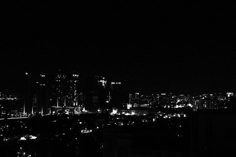 Night City Header, Night Sky Black And White, Ipad Layout, City Lights At Night, White Grunge, Black Banner, Black And White City, Tokyo Night, Super Dark