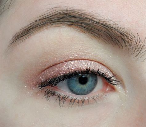 Makeup Ojos, Mekap Mata, Eyeshadow Quad, Trendy Makeup, Pink Eyeshadow, Natural Eye Makeup, Eyes Makeup, Natural Makeup Looks, Summer Makeup