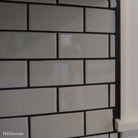 Gray Tile Black Grout, Backsplash With Black Grout, Grey Subway Tile Kitchen, Diy Subway Tile, Tv Kitchen, Black Subway Tiles, Brick Backsplash Kitchen, House Renos, Pretty Homes