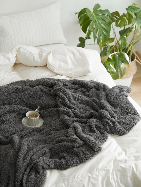 Dark Grey  Collar     Embellished   Blankets & Throws Christmas Blanket Pattern, Crochet Christmas Blanket, Grey Blanket, Christmas Crochet Blanket, Makeover Bedroom, Christmas Blanket, Fluffy Blankets, Gray Blanket, Christmas Blankets