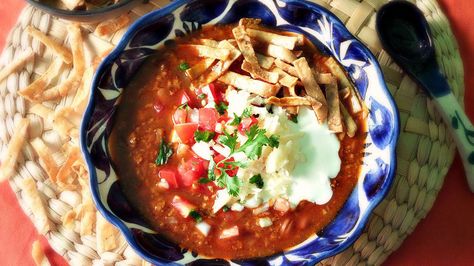 Need a recipe you can prepare in 30 minutes or less? You’re in the right place! Now that the kids have gone back to school, we need meal ideas that can be whipped up in a flash so we don’t have to resort to fast food. This Aztec soup made with ground beef is flavorful and super easy to make.  Arrange the garnish in a dish so the kids can be personalize their dish to their liking.  The best thing about this soup is that you’ll save time in the kitchen, and be left with more time for family! Aztec Soup, Mexican Beef Soup, Mexican Beef, Red Enchilada Sauce, Yummy Meals, Where's The Beef, Beef Soup, Vegan Cooking, Special Recipes