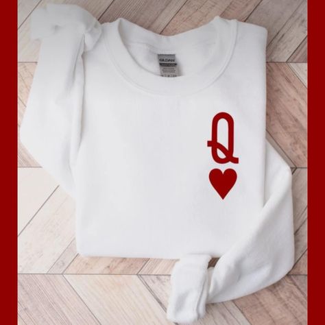 White Crewneck Sweatshirt With Q For Queen In Red. Brand New! Smoke Free Home Queen Queen, Queen Shirt, White Crewneck Sweatshirt, Queen And King, Christmas T Shirt Design, King Of Hearts, Queen Shirts, White Fleece, Heart Sweatshirt