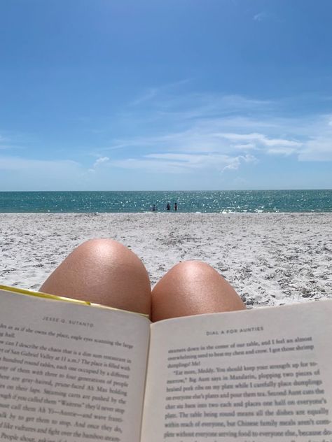 book on the beach, beach reads, bookstagram picture ideas, booktok, beach books Summer Beach Books, Mallory Aesthetic, Books On The Beach, Reading On The Beach, Winter Goddess, Book Beach, Beach Therapy, Summer Vision, Beach Reads