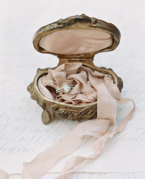 Custom design engagement rings are synonymous with modern day heirlooms, and today we are partnering with Finer Jewelry to share the top 3 reasons why this wedding trend is on the up + up! #ruffledblog Ballerina Wedding, Mens Ring Designs, Antique Accessories, Infinity Engagement Ring, Product Photoshoot, Ring Inspo, Tin Canisters, Top 10 Engagement Rings, Chocolate Diamonds