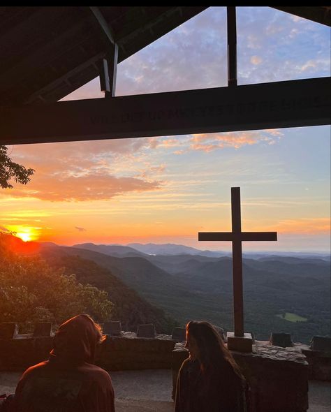 Christian Life Aesthetic, Gods Beautiful Creation, Christian Aesthetic Pictures, Faith Aesthetic, Grace Aesthetic, Pretty Place Chapel, Jesus Love Images, Wont He Do It, Christian Photography