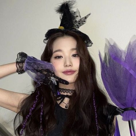 Aesthetic Halloween Pfp, Kpop Halloween Costume, Kpop Costume, Purple Themes, Halloween Icons, Halloween Girl, Kpop Guys, Kpop Aesthetic, Girl Icons