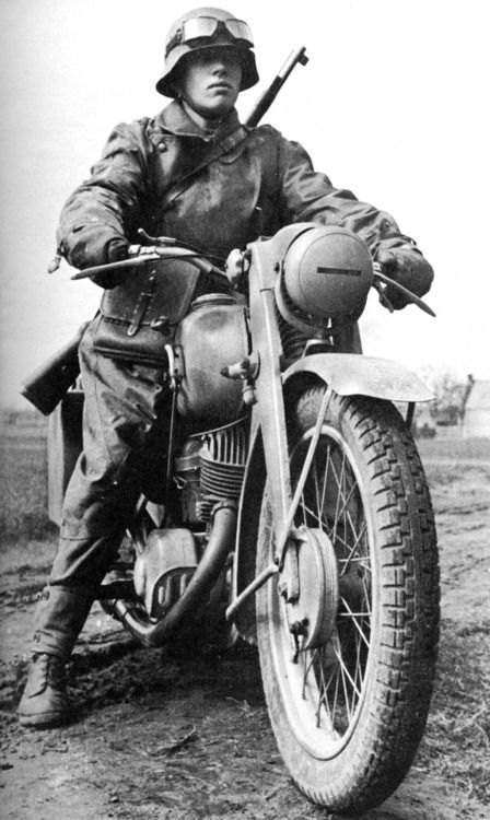 Adventure riding. Taking over small countries. Perang Dunia Ii, Мотоциклы Harley Davidson, Military Motorcycle, Ww2 Soldiers, Germany Ww2, Ww2 Photos, German Soldiers Ww2, Wwii Photos, German Uniforms