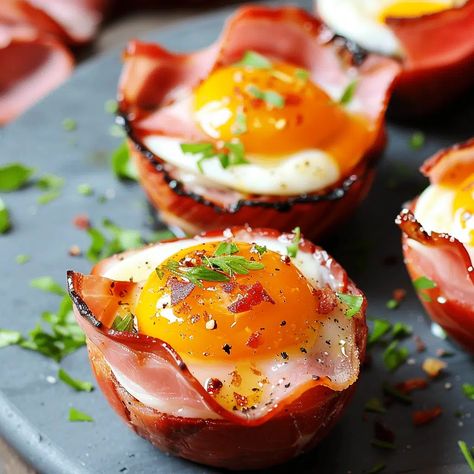 Ham and Egg Cups Recipe - elianarecipes.com Ham And Egg Cups Muffin Tins, Ham Egg Cups Breakfast, Egg And Ham Cups, Ham And Egg Muffin Cups, Ham And Egg Cups, Ham Egg Cups, Egg Cups Recipe, Egg Cups Breakfast, Easy Ham