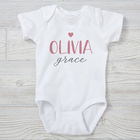 Personalized Onesie Girl, Baby Christmas Onesie, Personalized Baby Onesies, Diy Baby Clothes, Custom Baby Onesies, Cricut Baby