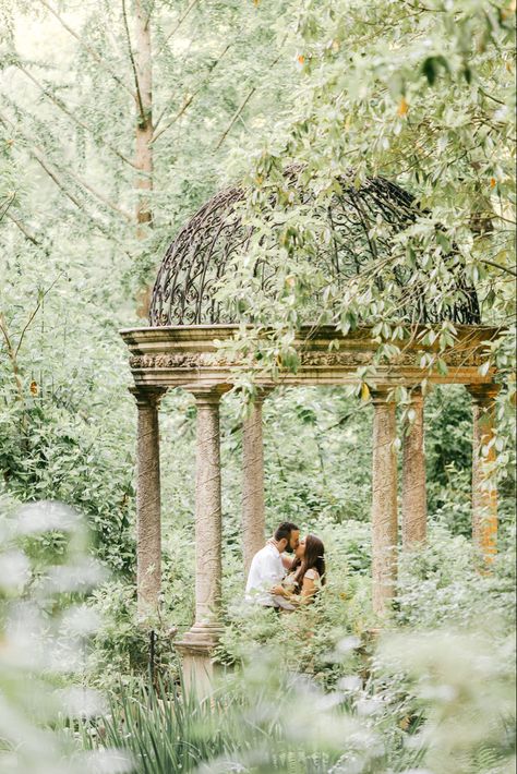 Botanical Garden Proposal, Engagement Photos In Garden, Engagement Photoshoot Garden, Garden Engagement Photoshoot, Longwood Gardens Engagement Photos, Engagement Photos Botanical Garden, Botanical Garden Engagement Shoot, Engagement Photos Garden, Garden Engagement Pictures