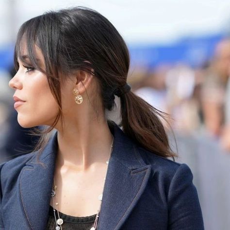 Jenna Ortega Profile, Jenna Ortega Nose, Jenna Ortega Side Profile, Style Side Bangs, Natalie Ortega, Wednesday Cast, Side Profiles, Dior Fashion Show, Paris 2023