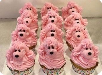 Poodle Craft, Animal Shaped Foods, Puppy Birthday Cakes, Paris Themed Cakes, Dog Cupcakes, Pastel Cupcakes, Tea Cosies, Animal Cupcakes, Vintage Poodle