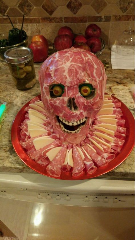 Prosciutto Skull, Creepy Food, Different Holidays, People Eating, Meat And Cheese, Halloween Celebration, Mama Bear, Some People, Halloween Party