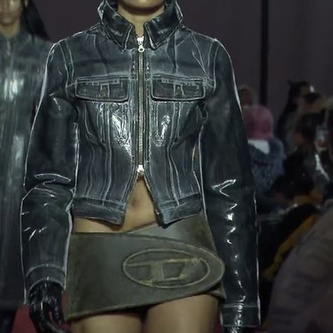 Diesel Glenn Martens, Diesel Vintage Fashion, Glenn Martens Diesel, Diesel Runway, Diesel Aesthetic, Diesel 2022, Diesel Outfit, 90s Diesel, Vhs Film