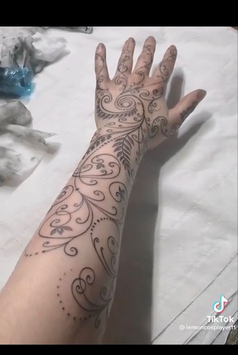 Feyre’s Arm Tattoo, Acotar Tattoos Feyre Hand, Acotar Bargain Tattoo, Feyre Inspired Tattoo, Feyre Arm Tattoo Acotar, Nestas Back Tattoo Acotar, Acotar Finger Tattoo, Illiryans Tattoo Acotar, Illyrian Tattoos Acotar