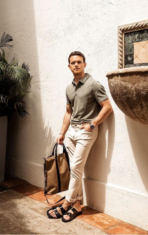 Birkenstock Outfit Men, Summer Fits Men, Outfits For Spain, Vacation Outfits Men, Stil Masculin, Birkenstock Outfit, Polo Shirt Outfits, Birkenstock Style, Cool Accessories