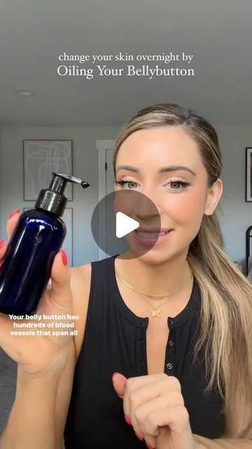 LINDSAY O’DONNELL on Instagram: "Comment “Castor” for a direct link to my favorite castor oil & essential oils used here…  SAVE this & start oiling your bellybutton tonight! I promise you will see some incredible changes in your skin & health within days of doing this.  Start SLOW with just one or two small drops of castor oil in your bellybutton. Do not flood it. Do this once or twice a week to start!   Castor oil is an amazing detoxifier & you don’t want to begin that process with too much oil. If you feel dizzy, lightheaded or any other unwanted symptom the next day, that’s a sign your body needs less, so make sure to listen to it! ☺️  In a 6oz bottle add:  •15 drops myrrh • 15 drops frankincense Fill the rest of your bottle with castor oil  Give it a try and come back and tell me what Castor Oil Benefits Skin, Using Castor Oil, Castrol Oil, Castor Oil Uses, Hygiene Hacks, Castor Oil Benefits, Castor Oil Packs, Clean Blackheads, Beige Blonde